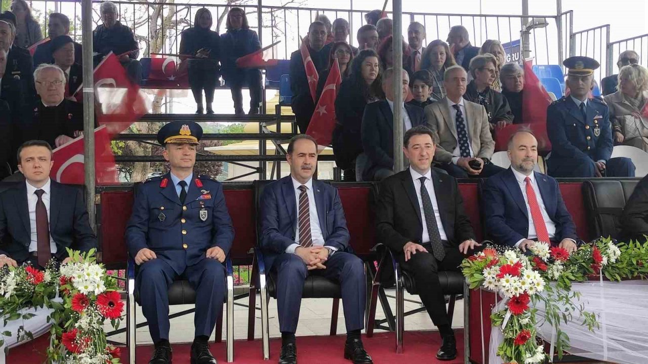Bandırma’da 19 Mayıs coşkuyla kutlandı