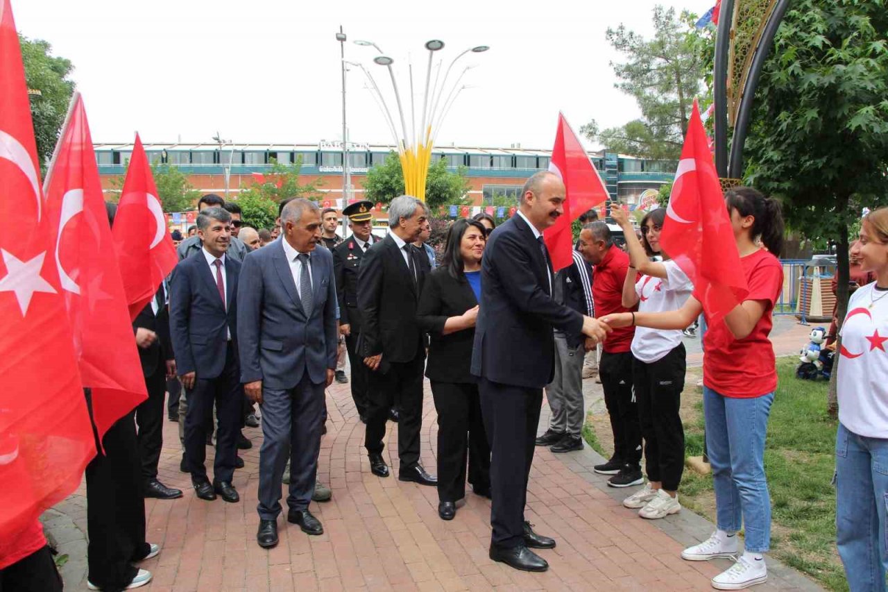 Batman’da 19 Mayıs Gençlik ve Spor Bayramı coşkuyla kutlandı