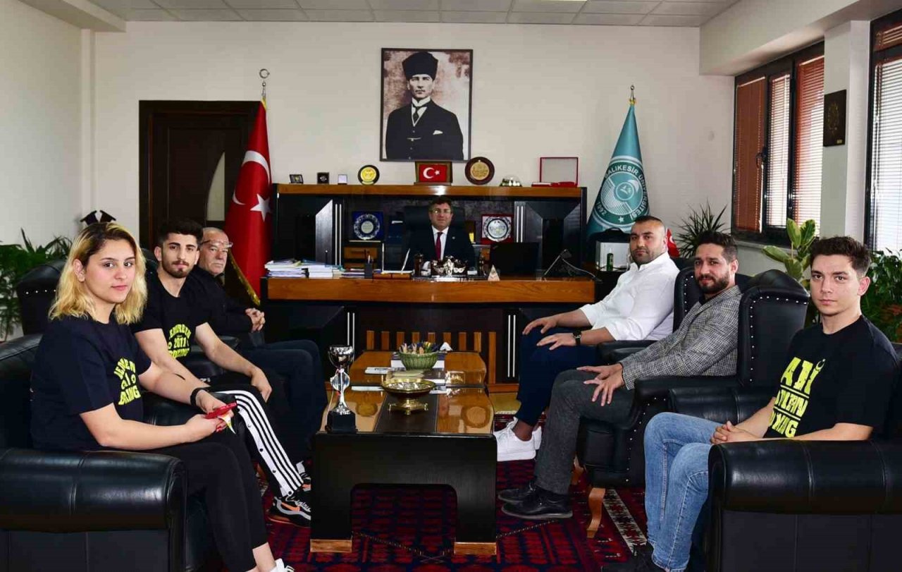 BAÜN Rektörü Oğurlu, Şampiyon Boksörlerle buluştu