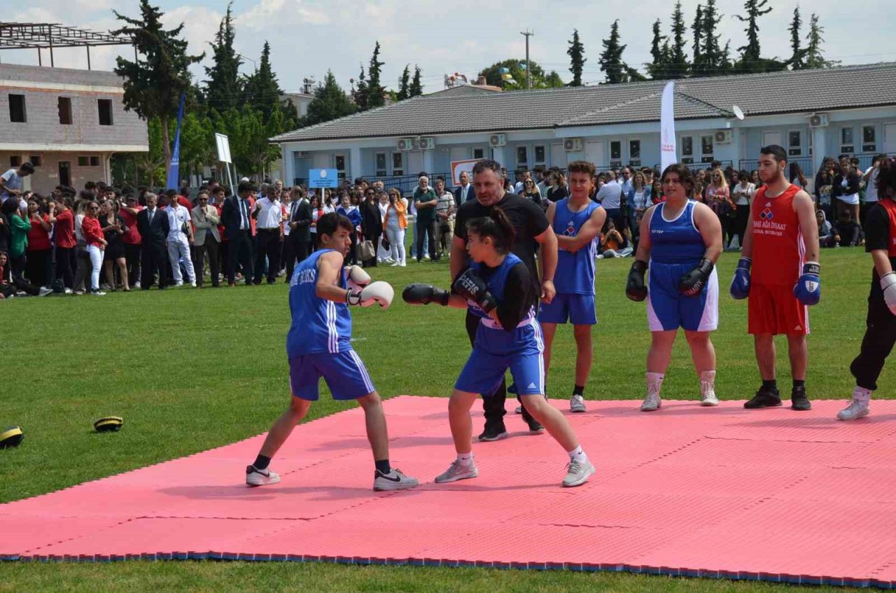 Didim’de 19 Mayıs kutlamaları renkli görüntülere sahne oldu