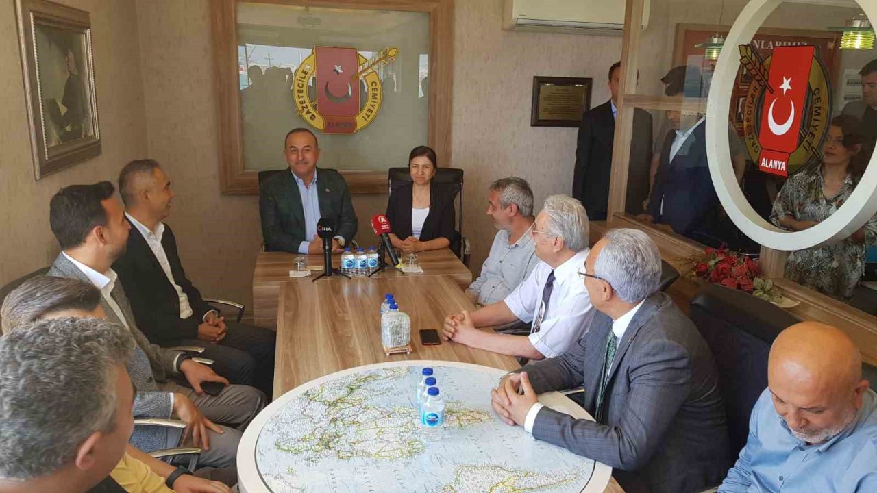 Bakan Çavuşoğlu: "Almanya’nın Türklere yapılan saldırıları aydınlatma konusunda maalesef sicili temiz değil"
