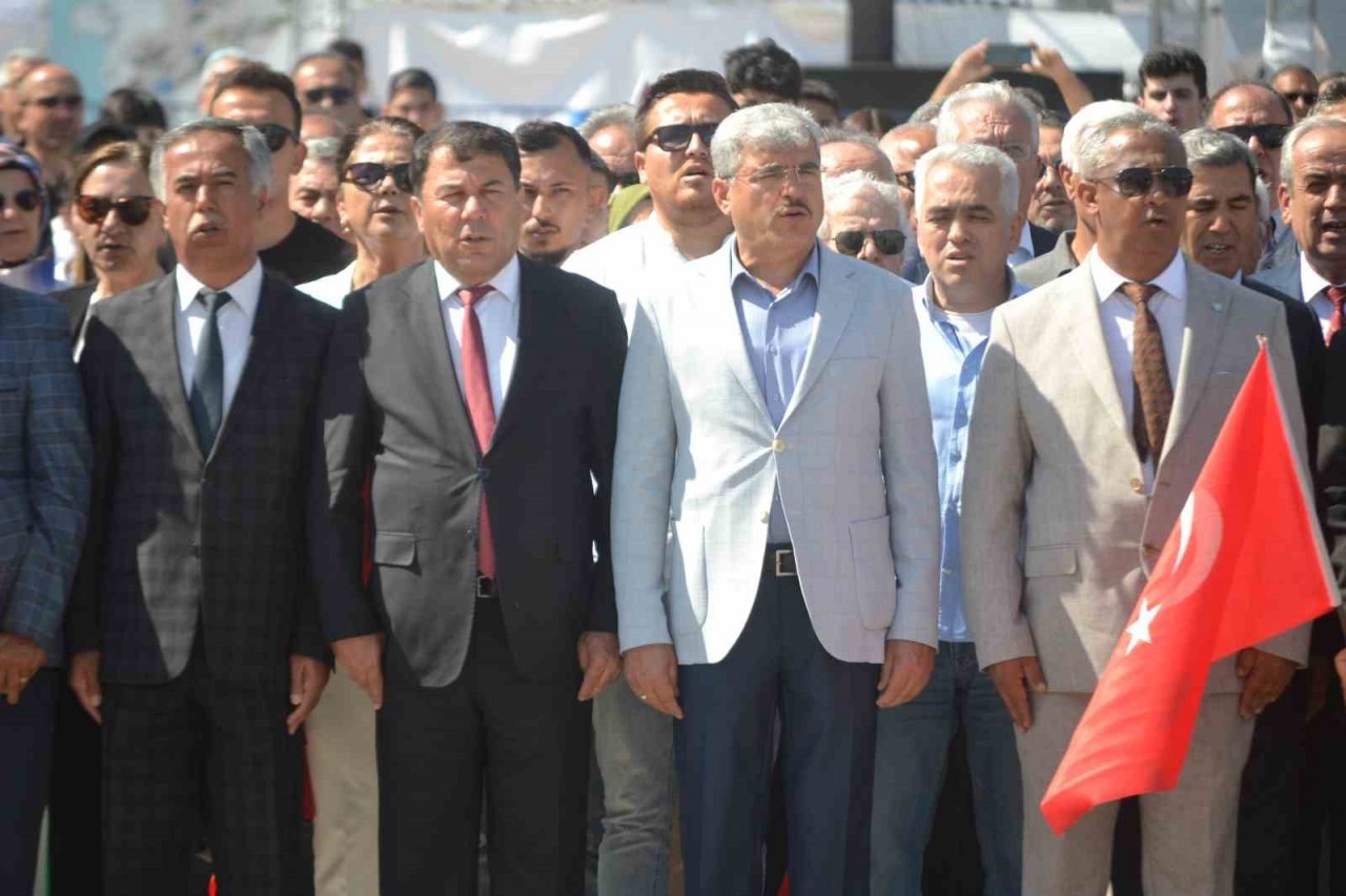 Fethiye’de 19 Mayıs törenine yoğun katılım oldu