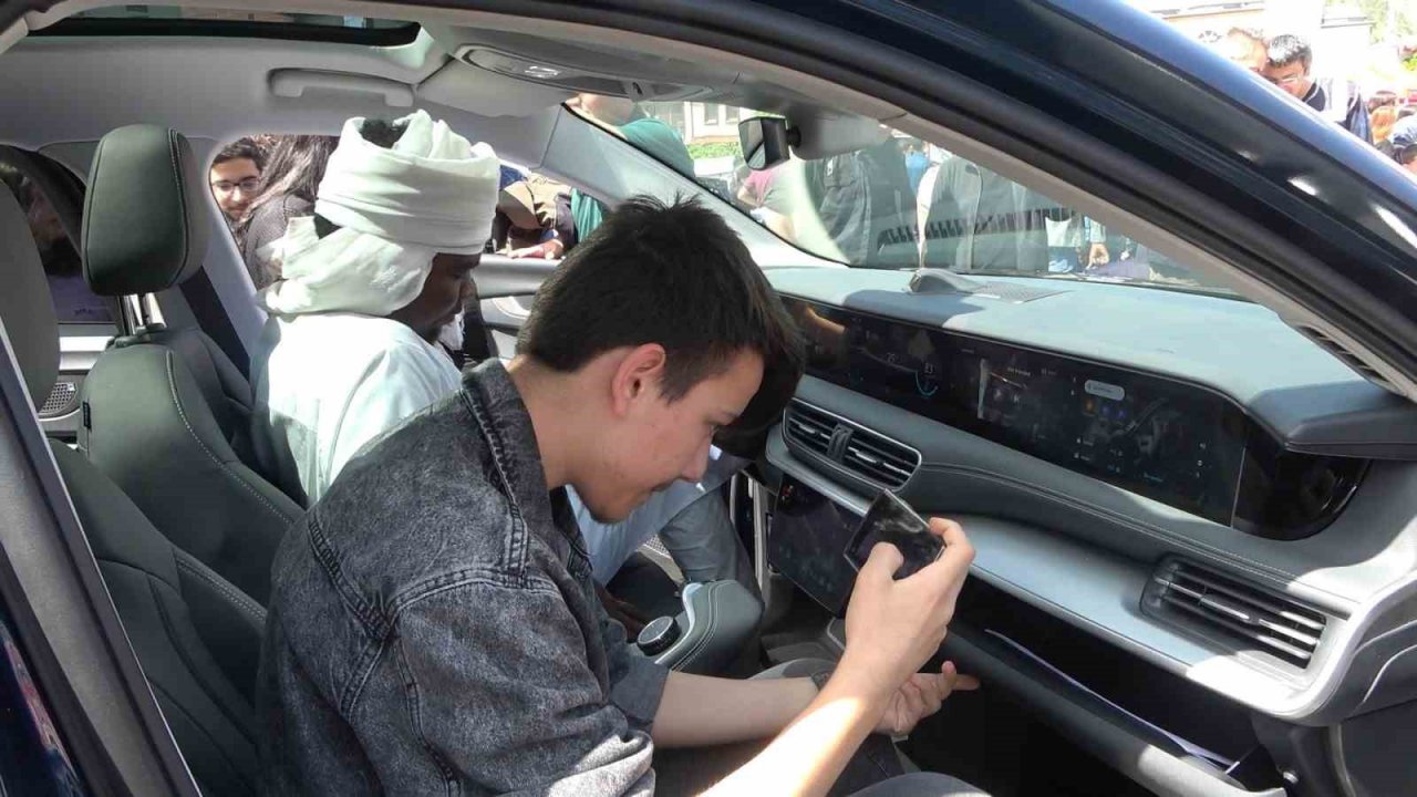 Gümüşhane’de 19 Mayıs kutlamalarına Togg damga vurdu