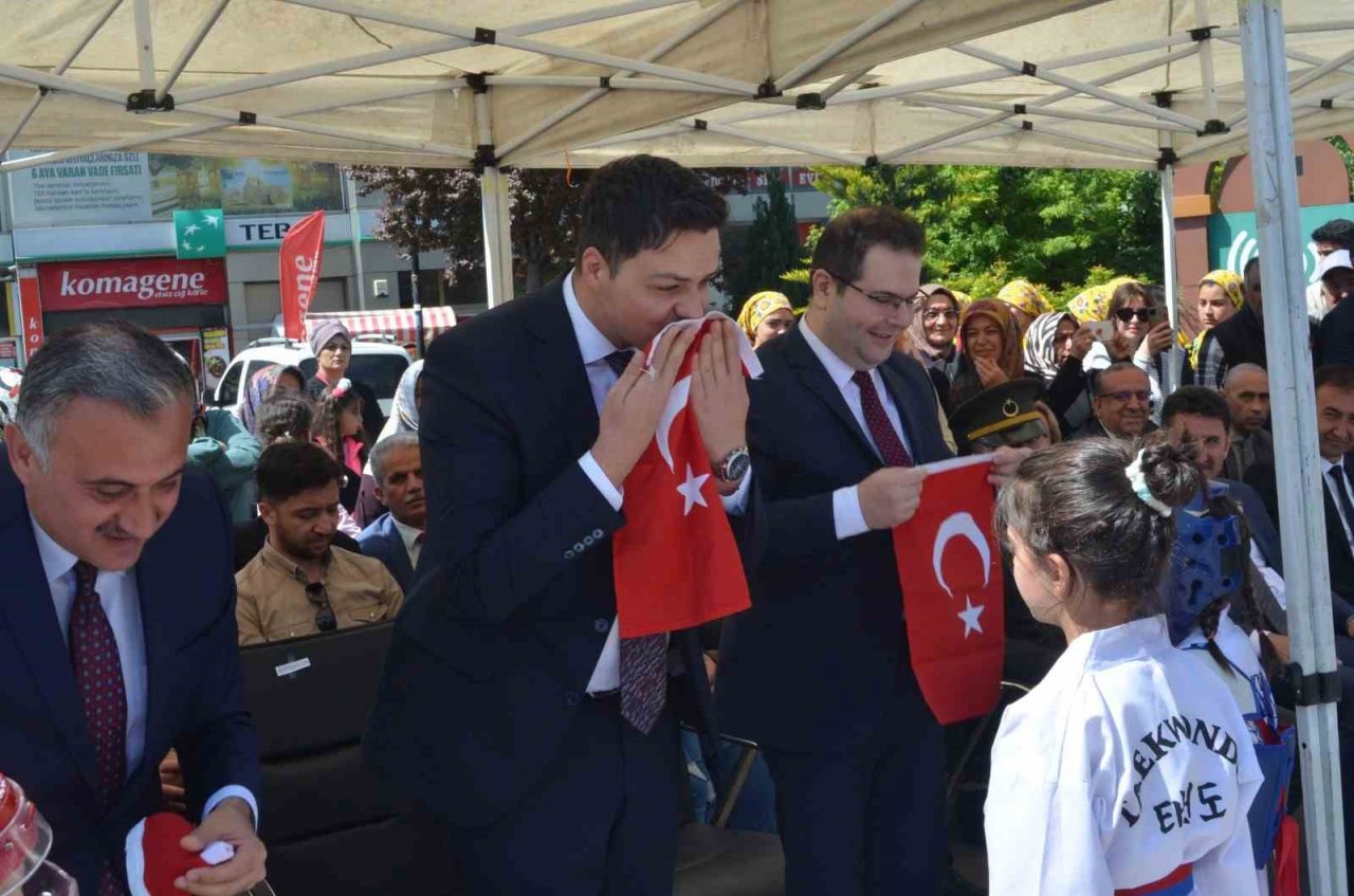 Develi’de 19 Mayıs kutlamaları renkli görüntülere sahne oldu