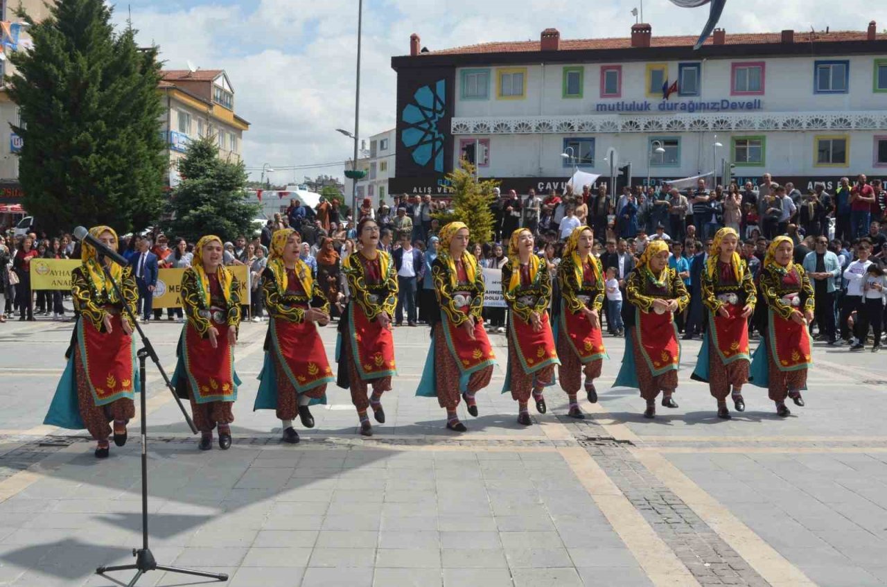 Develi’de 19 Mayıs kutlamaları renkli görüntülere sahne oldu