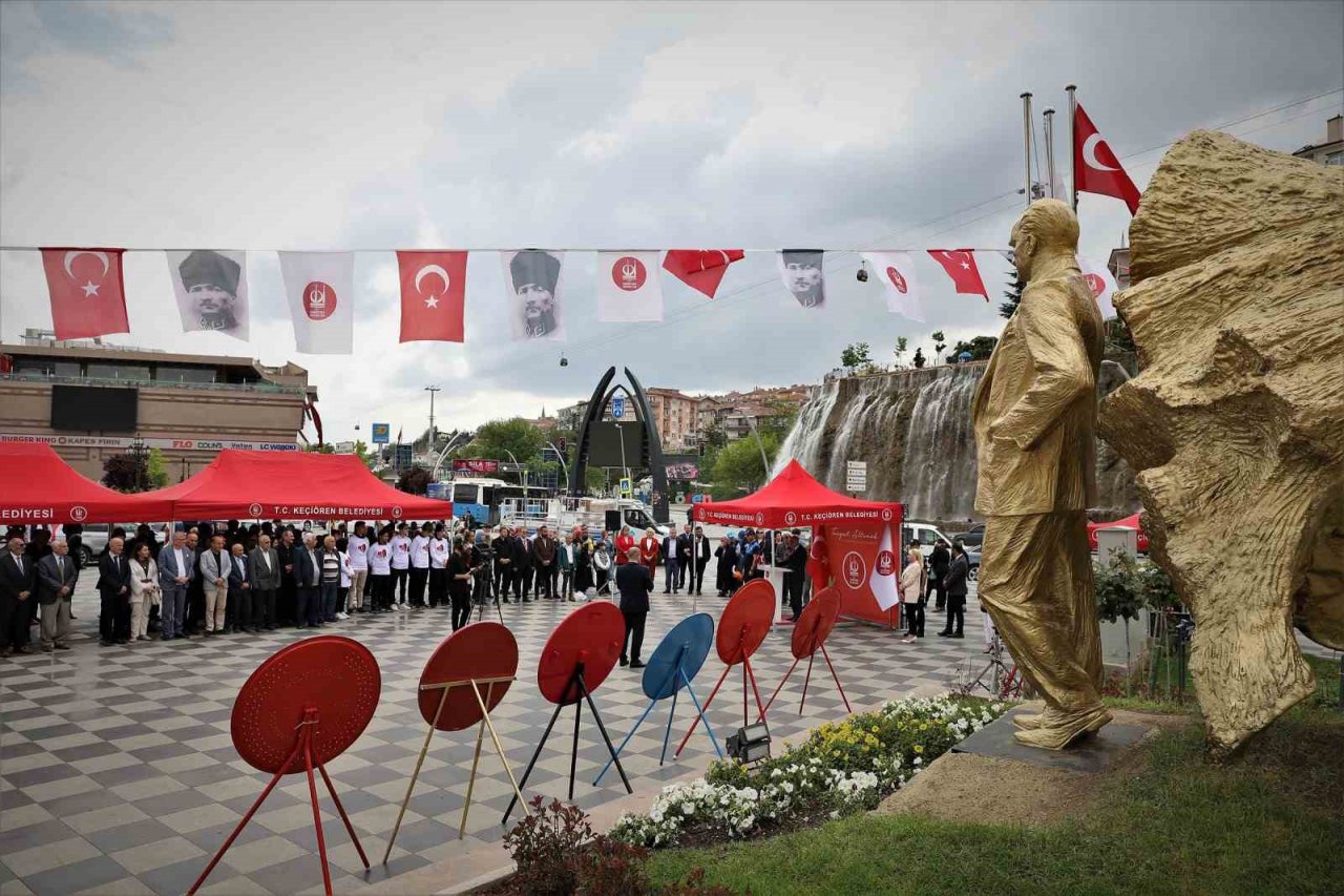 Keçiören Belediye Başkan Altınok Atatürk’ü andı ve gençleri tebrik etti