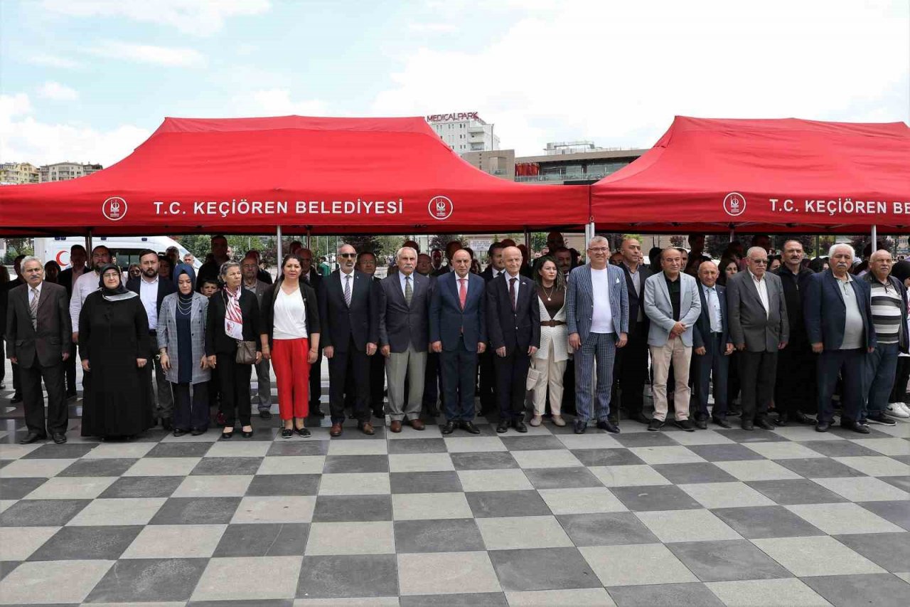 Keçiören Belediye Başkan Altınok Atatürk’ü andı ve gençleri tebrik etti