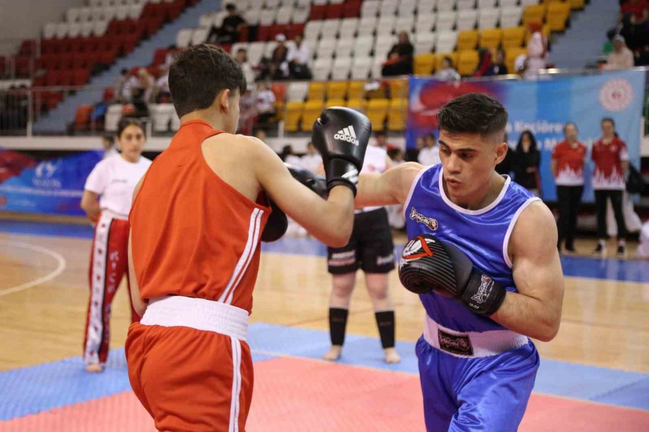 19 Mayıs Keçiören’de müzikli sportif gösterilerle kutlandı