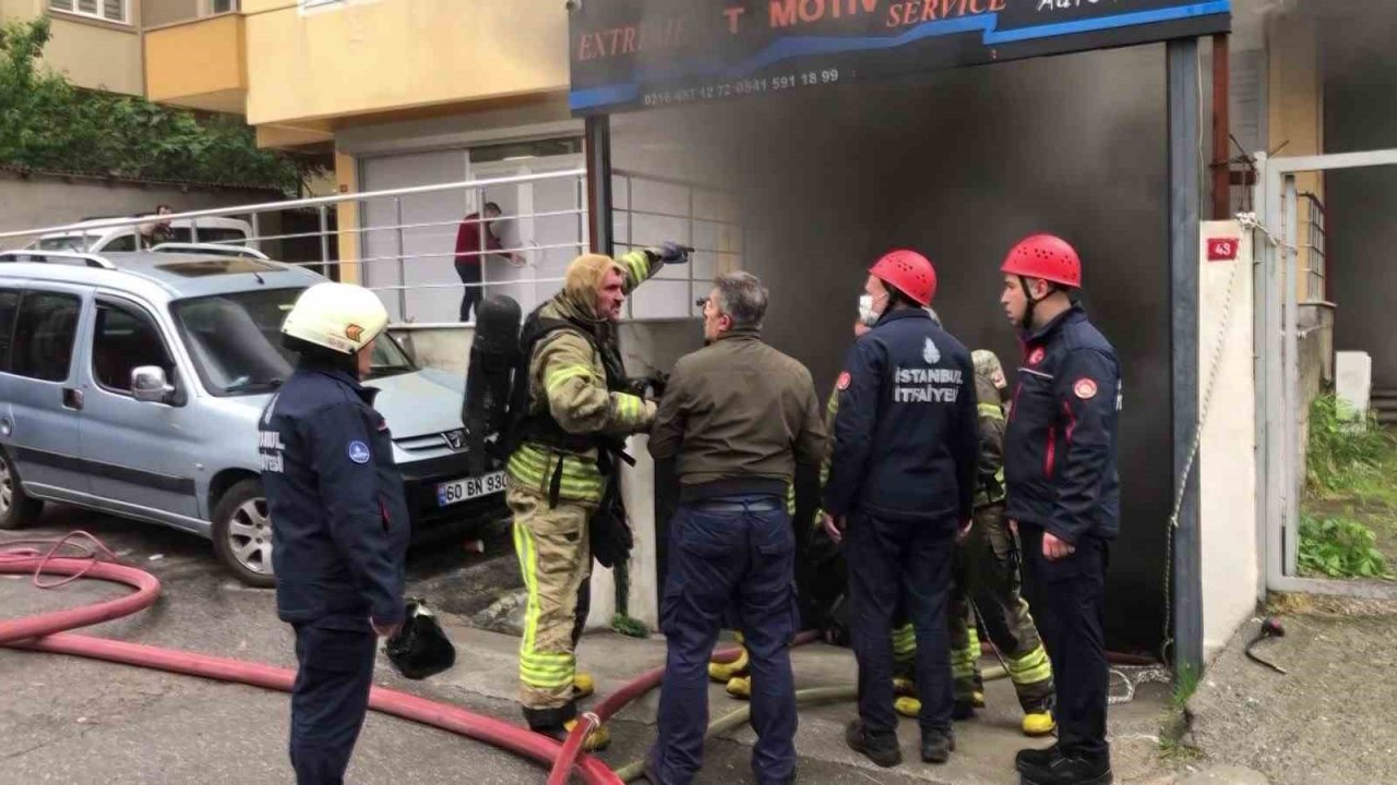 Maltepe’de oto tamircisinde çıkan yangında mahsur kalan 1 kişi ağır yaralandı