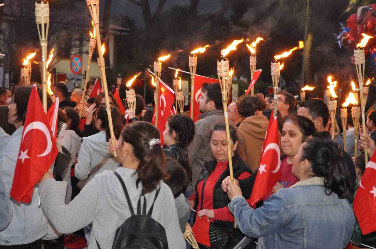 Menteşe’de 19 Mayıs coşkusu gece de sürdü