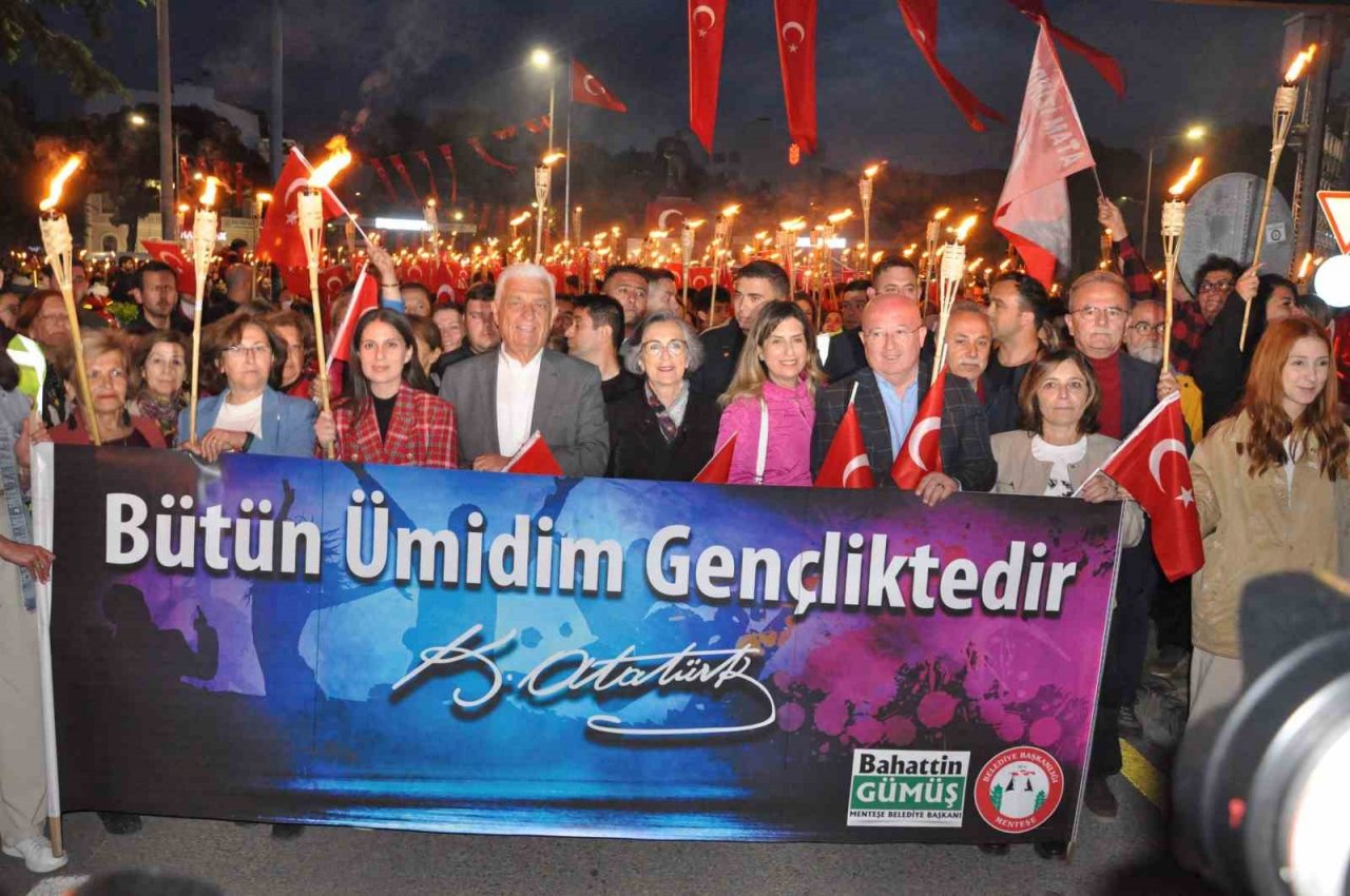 Menteşe’de 19 Mayıs coşkusu gece de sürdü