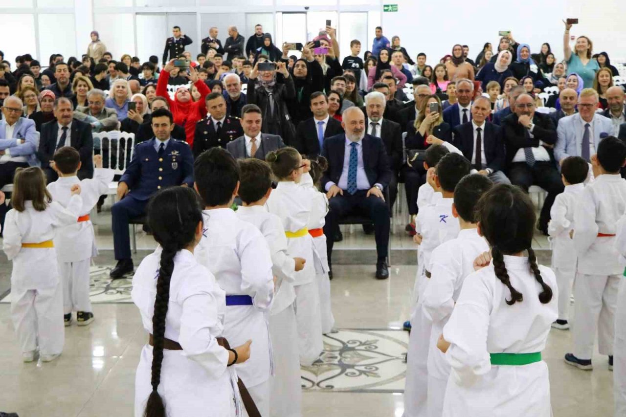 Çiftlikköy’de 19 Mayıs kutlaması