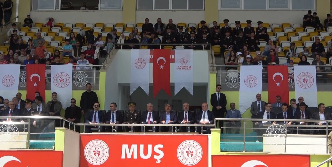 Muş’ta 19 Mayıs coşkuyla kutlandı