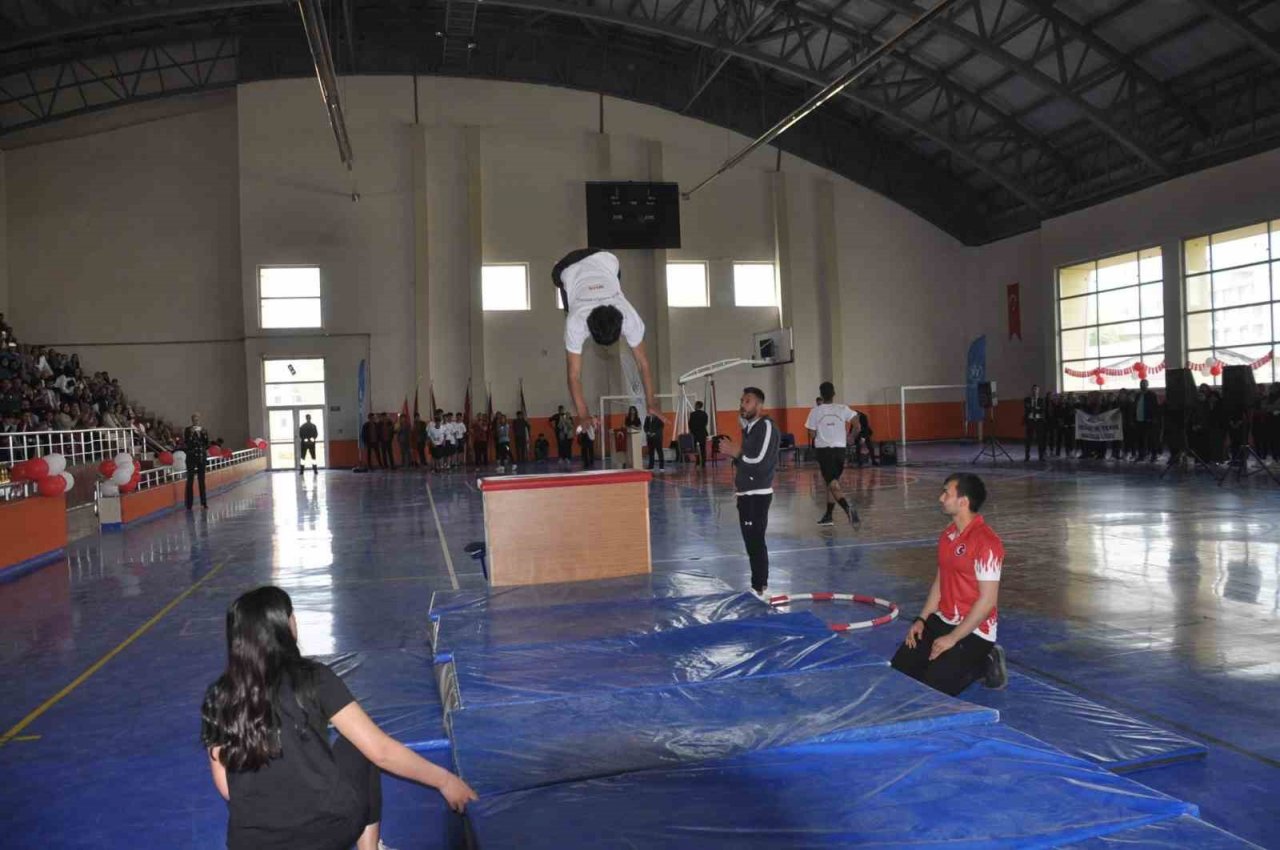 Bulanık’ta 19 Mayıs coşkusu