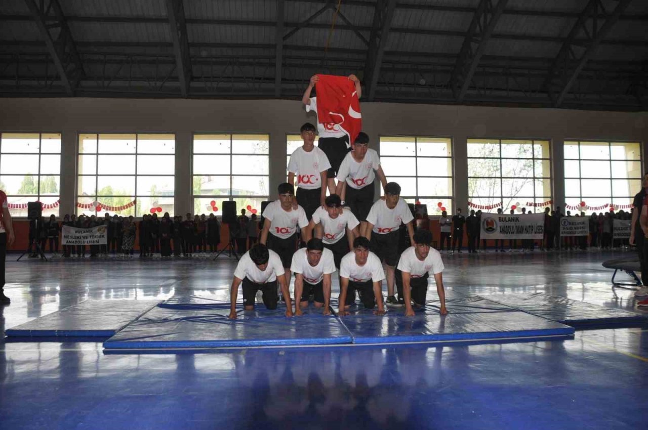 Bulanık’ta 19 Mayıs coşkusu