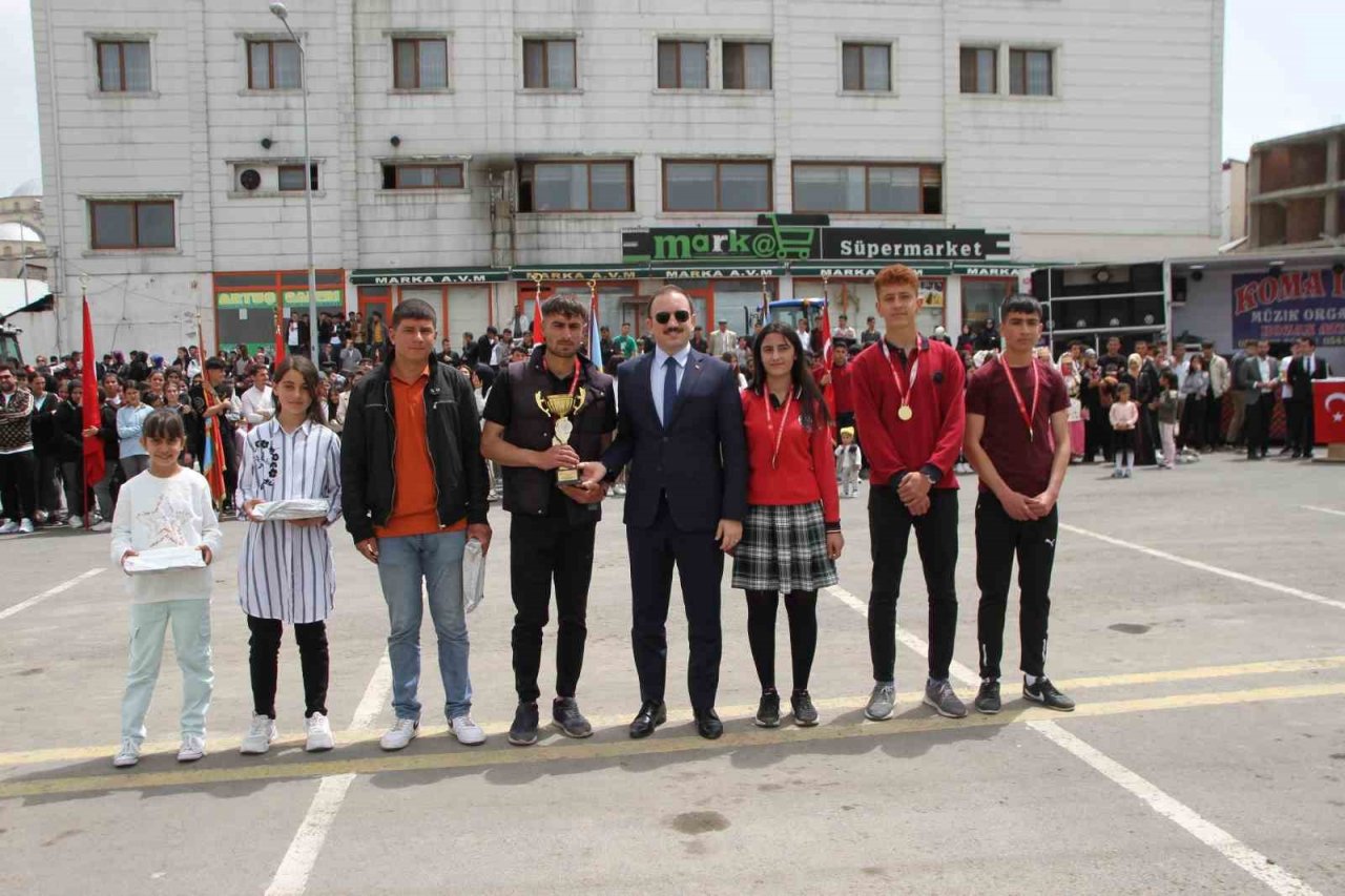 Malazgirt’te 19 Mayıs coşkusu