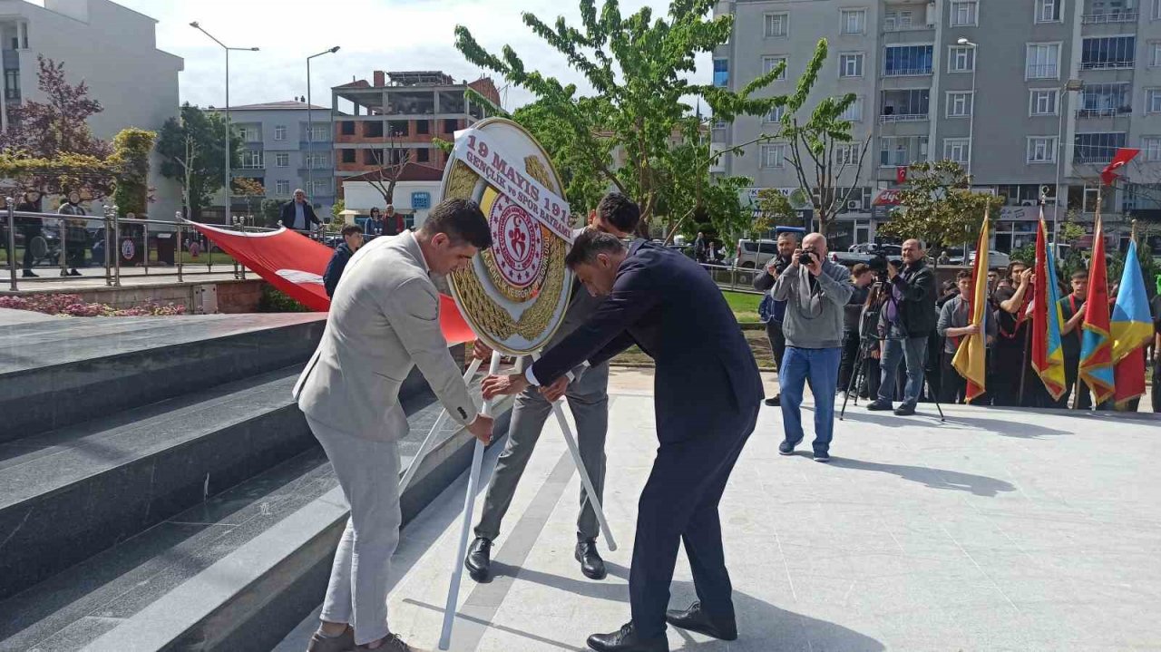 Bafra’da Atatürk’ü Anma, Gençlik ve Spor Bayramı çeşitli etkinlikleri