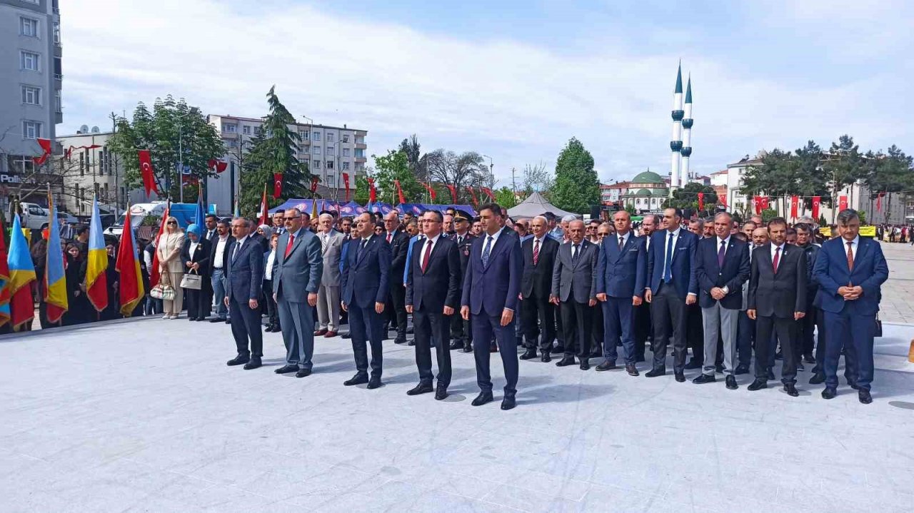 Bafra’da Atatürk’ü Anma, Gençlik ve Spor Bayramı çeşitli etkinlikleri