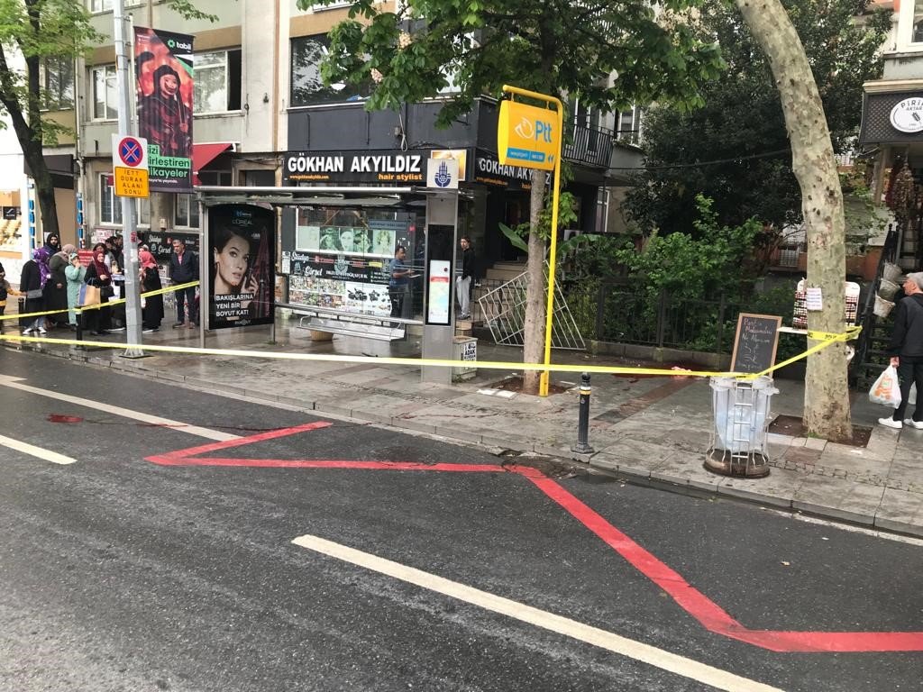 İstanbul’da bıçaklı ev sahibi dehşeti kamerada: Kiracısından 10 bin lira zam istemiş