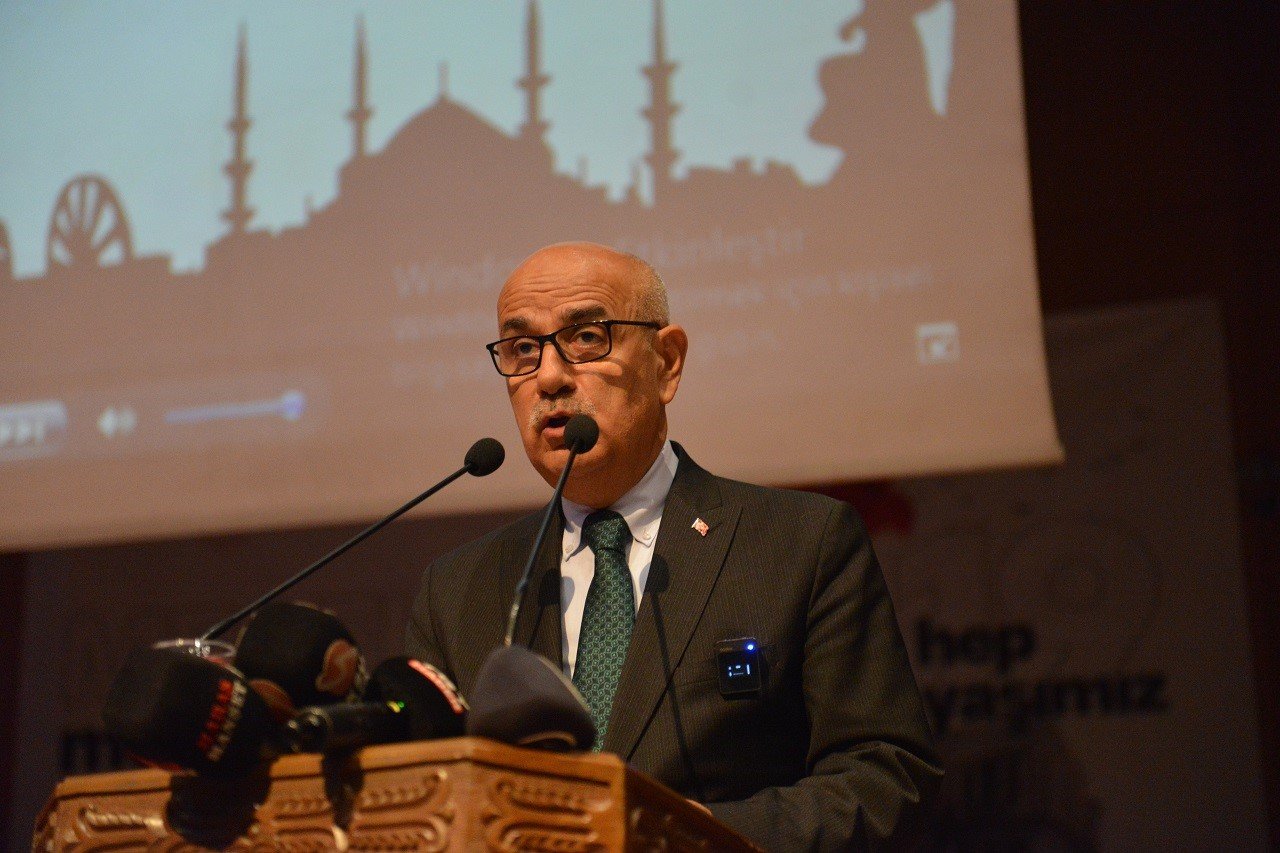 Bakan Kirişçi: "Bu millet gençlerine inanıyor ve güveniyor"