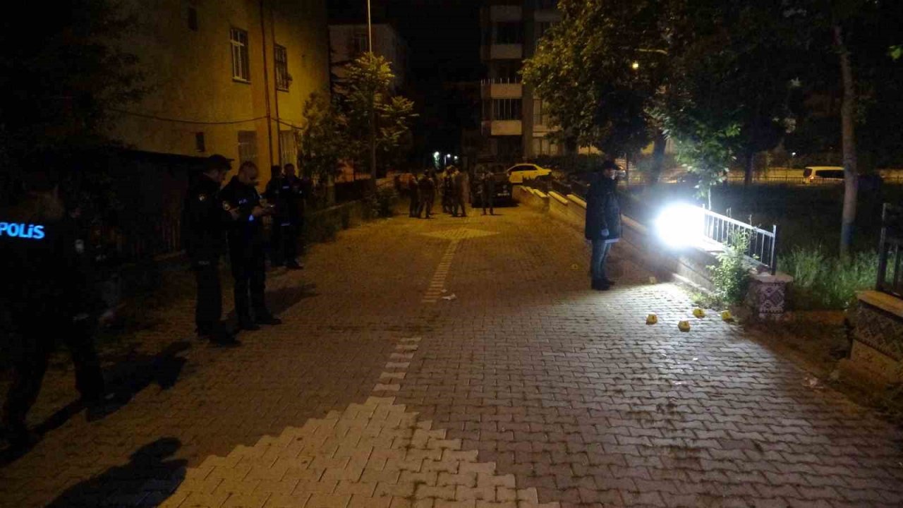 Tartıştığı şahısların üzerine kurşun yağdırdı: 3 yaralı