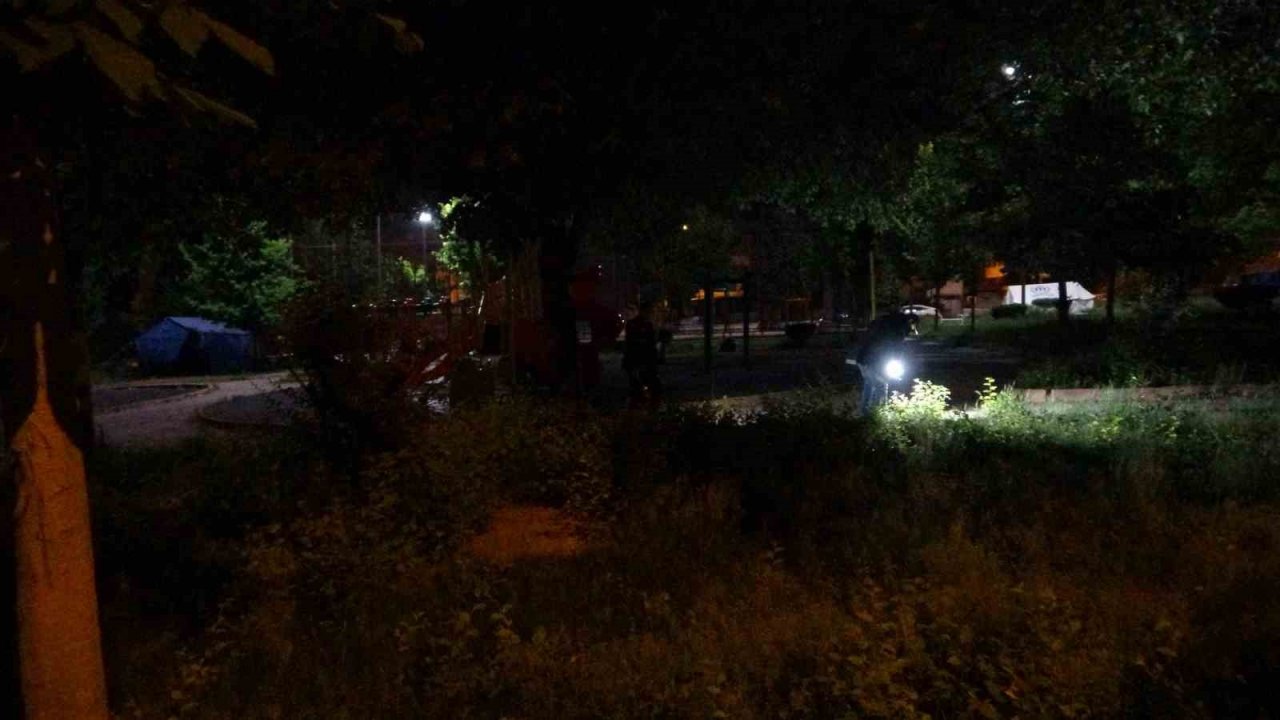 Tartıştığı şahısların üzerine kurşun yağdırdı: 3 yaralı