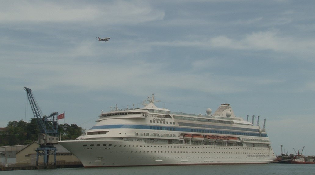 Turizm sezonunda Trabzon’a ilk kruvaziyer gemisi geldi