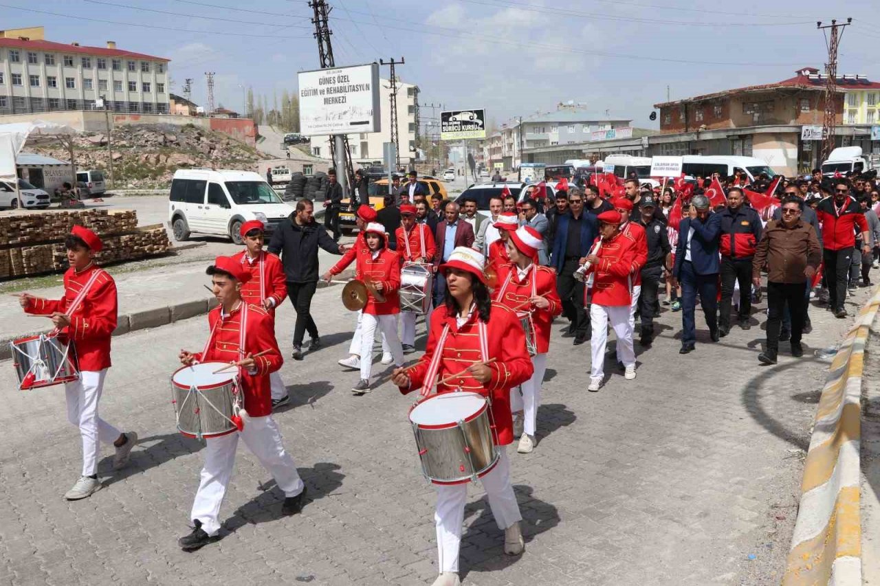 Çaldıran’da 19 Mayıs coşkusu