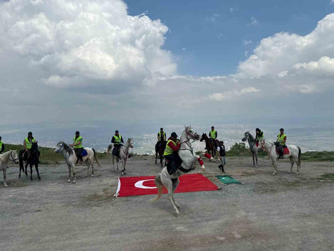 Yeşilay Spor Kulübü’nden ’19 Mayıs’ tırmanışı
