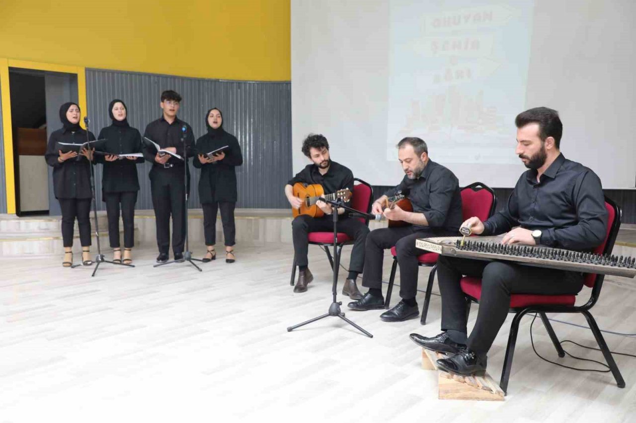 Ağrı’da en çok kitap okunan okullar ve en çok kitap okuyan öğrencilere ödülleri verildi