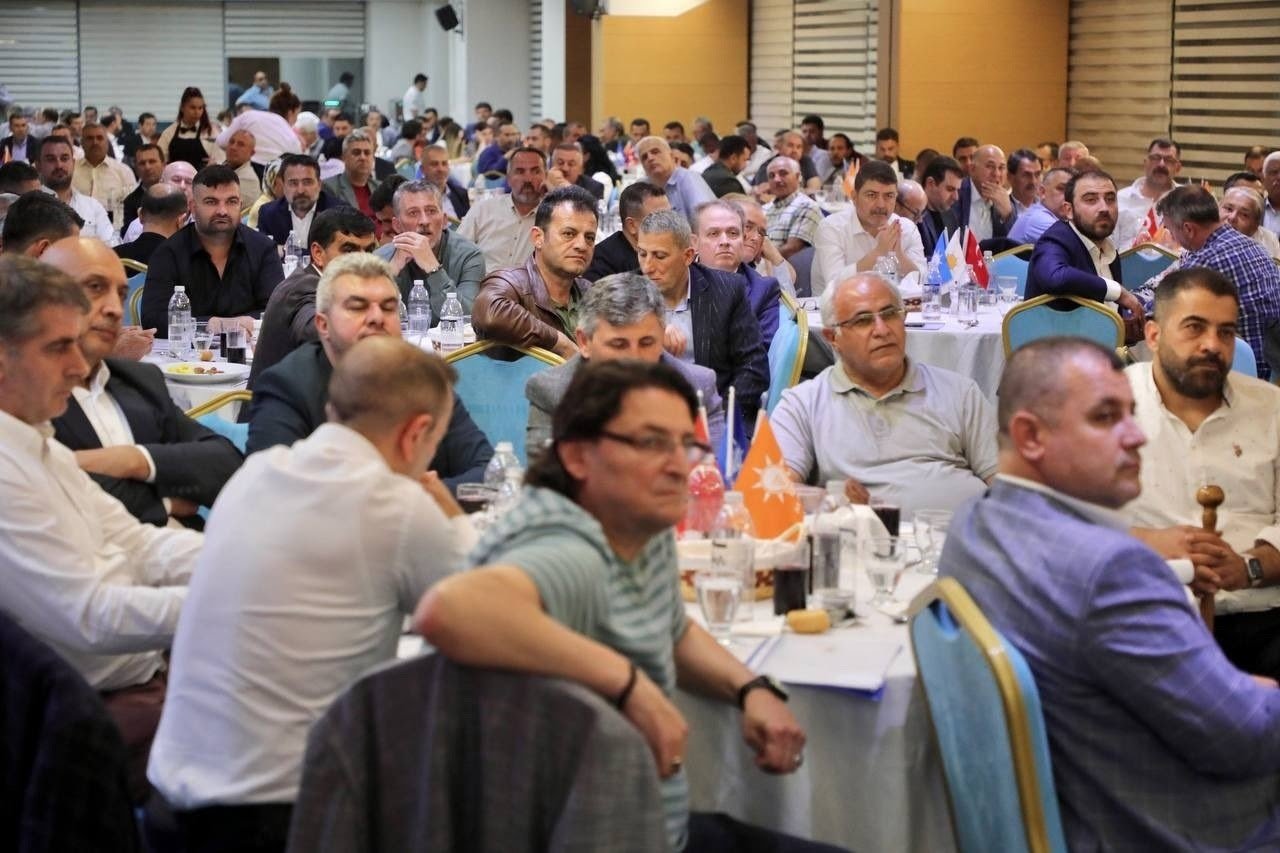 AK Parti İzmir’de, yerel zirveden genel mesajlar