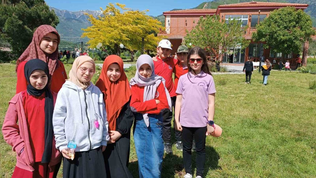 Artvin’de Okuyan çocuk edebiyat tabiat şenliği düzenlendi