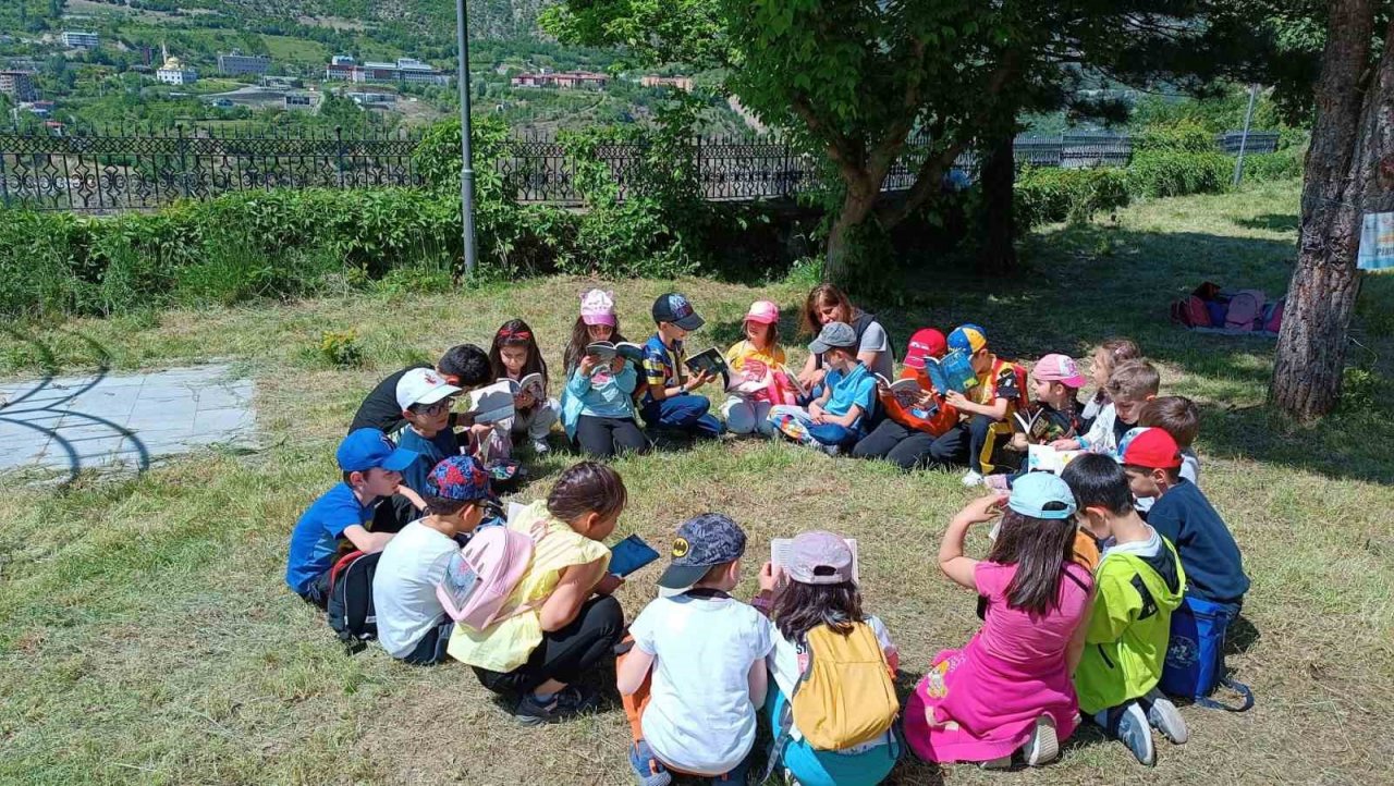 Artvin’de Okuyan çocuk edebiyat tabiat şenliği düzenlendi