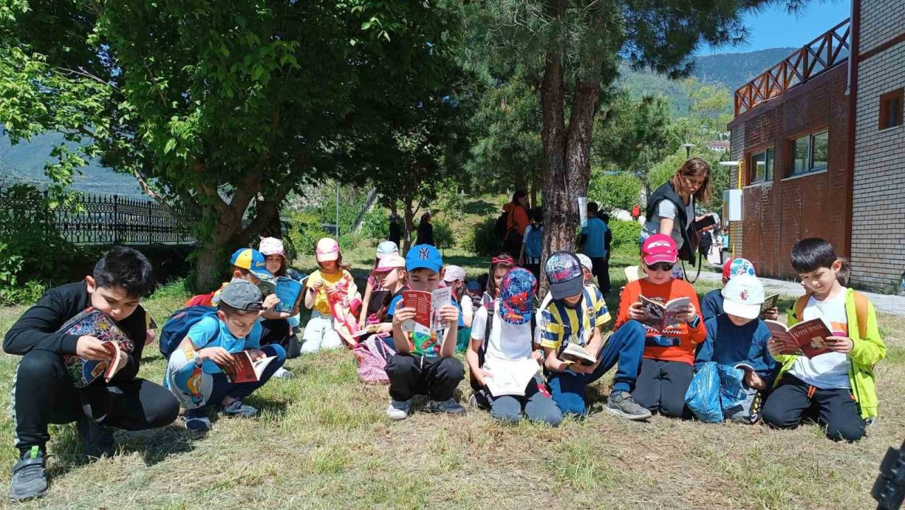 Artvin’de Okuyan çocuk edebiyat tabiat şenliği düzenlendi