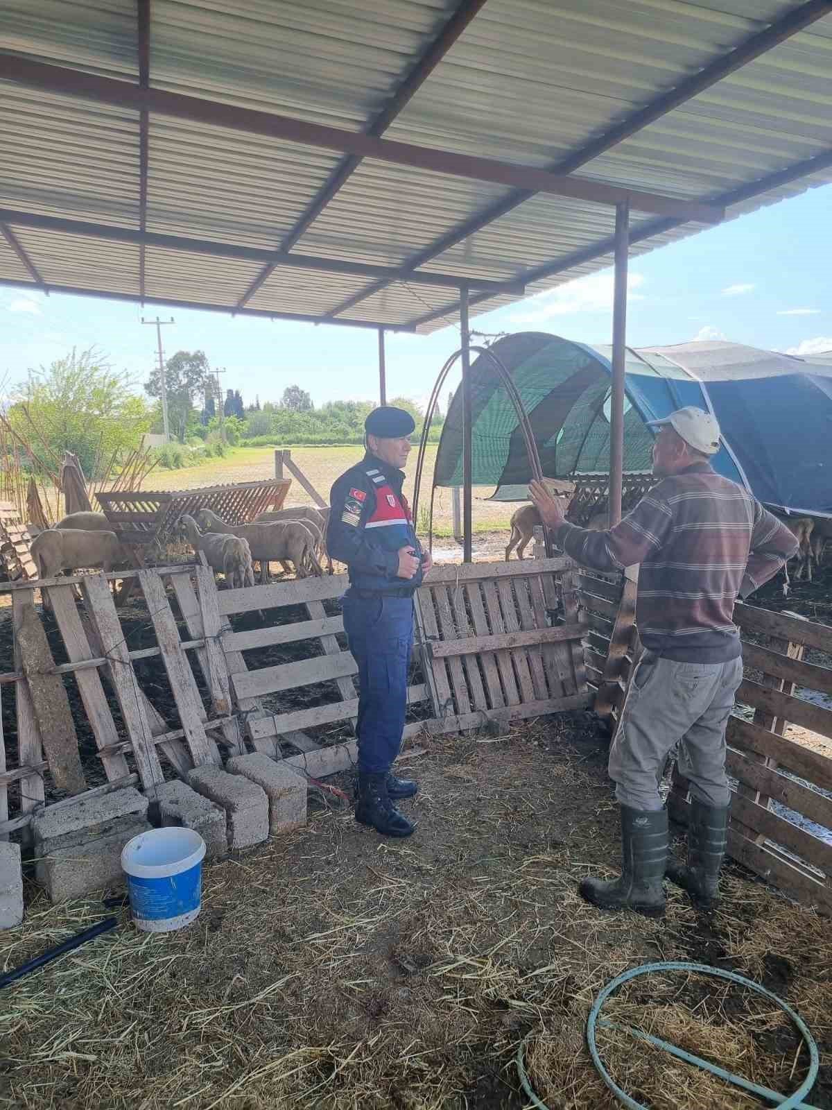 Jandarma, çiftçileri bilgilendirdi