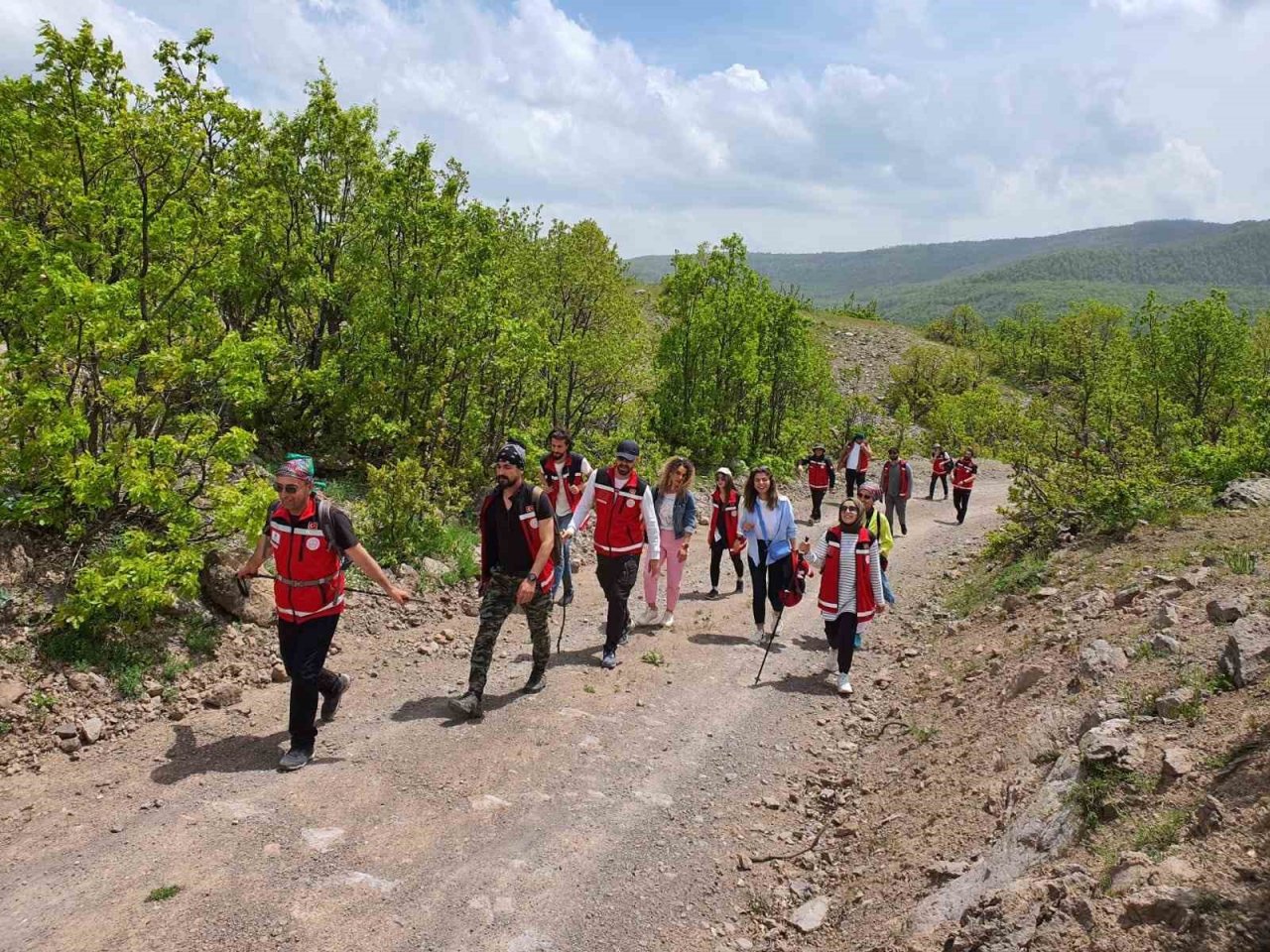 Bingöl’de ‘19 Mayıs Ruhuyla 19 Kilometre Doğada Yürüyorum’ etkinliği