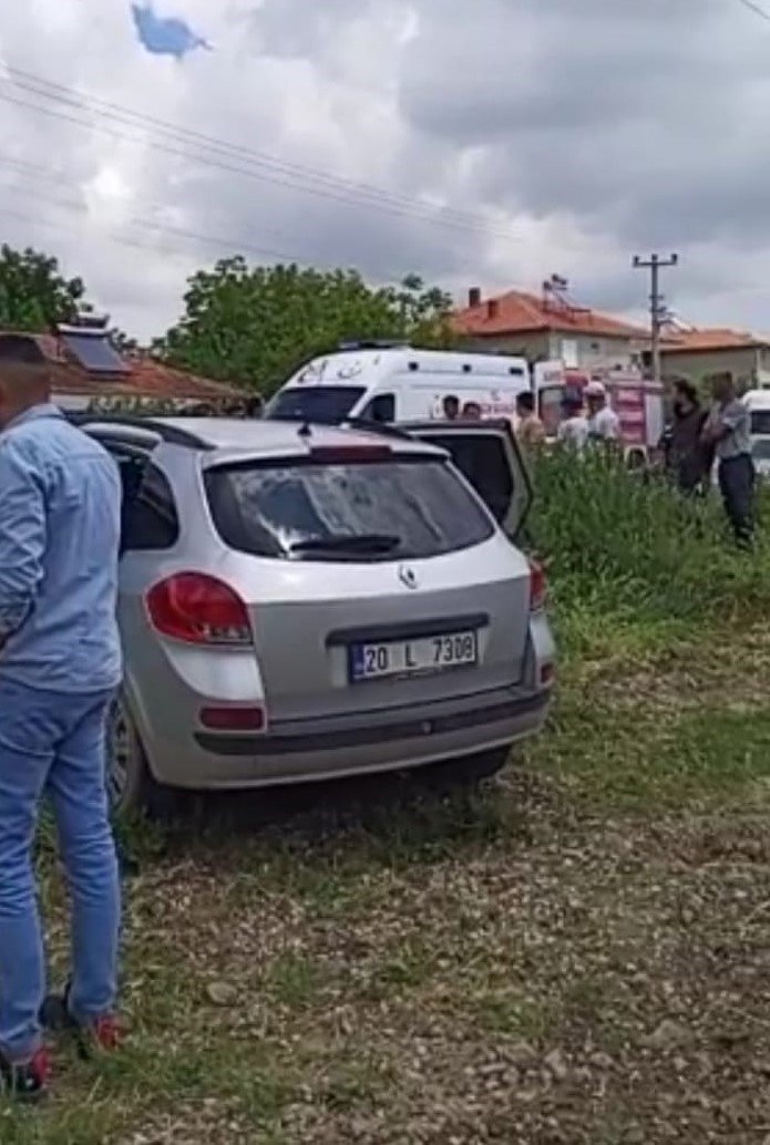 İki araç kafa kafaya çarpıştı: 1 ölü, 4 yaralı