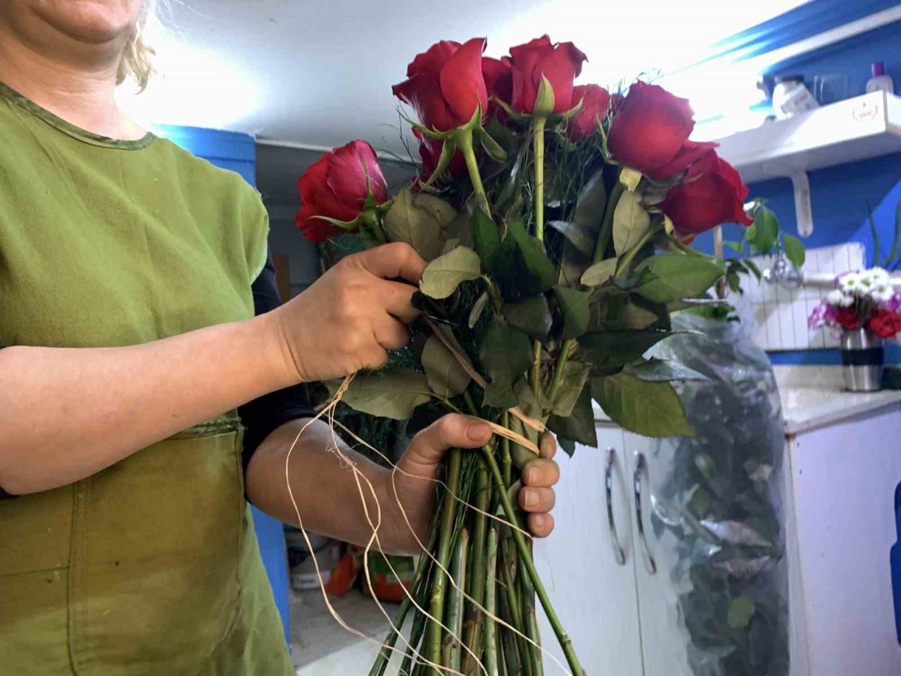 Düğün sezonunun başlamasıyla kız isteme çiçeklerine talep arttı