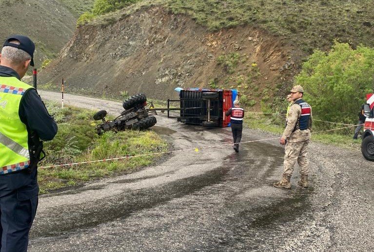 Traktörün altında kalan sürücü hayatını kaybetti
