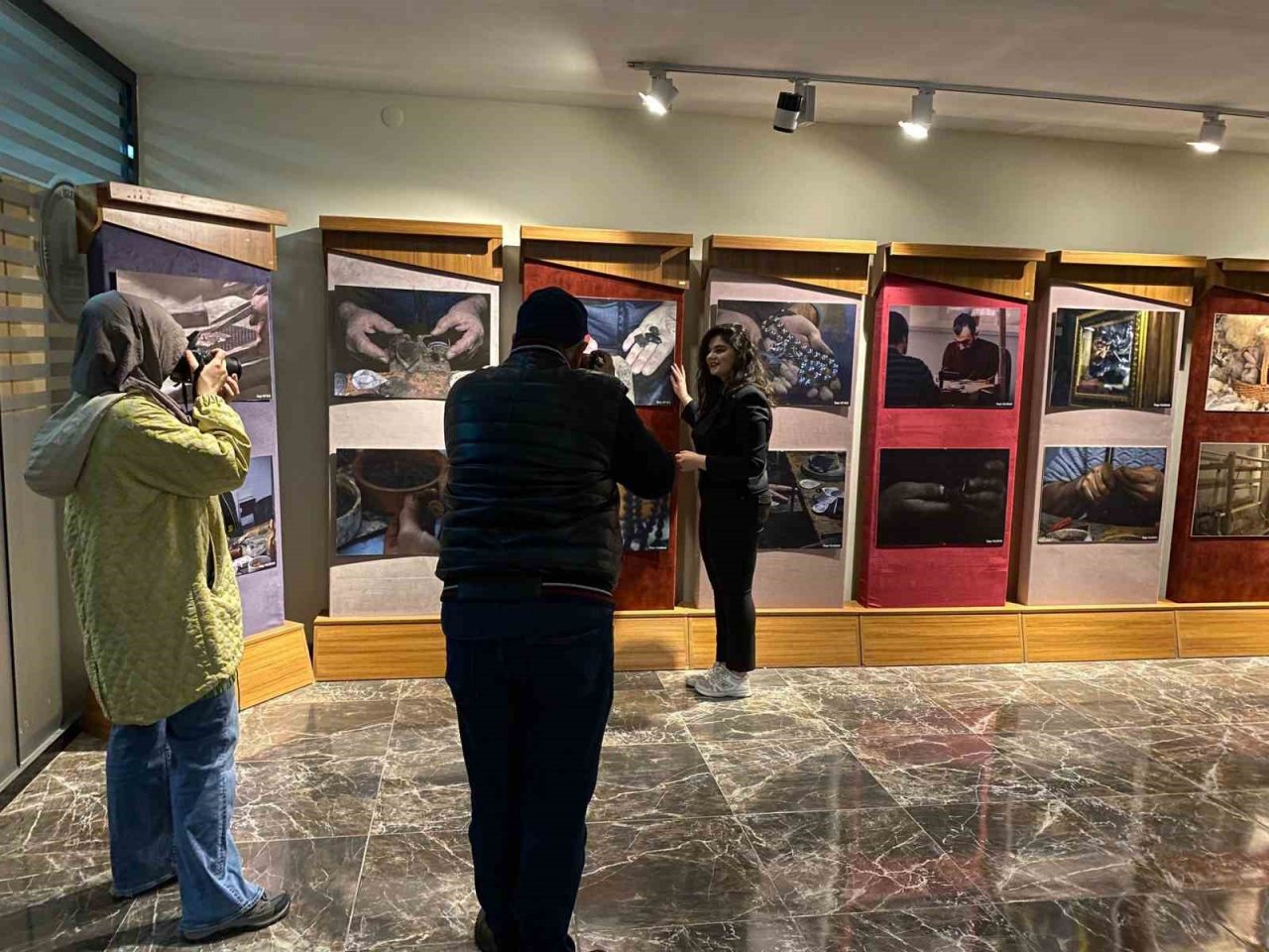 Üniversiteli gençler geleneksel sanatları fotoğrafladı