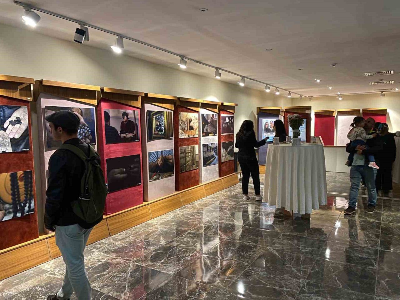 Üniversiteli gençler geleneksel sanatları fotoğrafladı