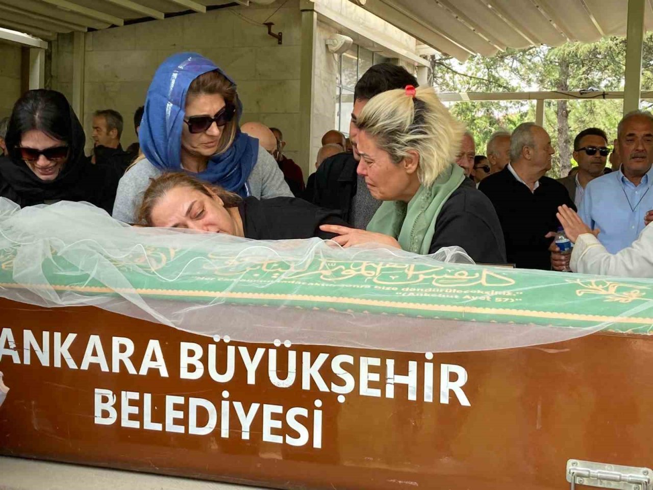 Zafer Partisi Basın Danışmanı Ceren Gürkan toprağa verildi