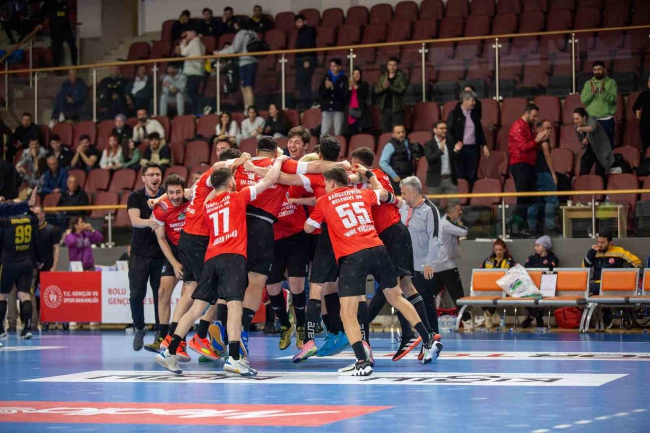 Hentbol Erkekler 1. Ligi’nde Bahçelievler Belediye Spor şampiyon oldu