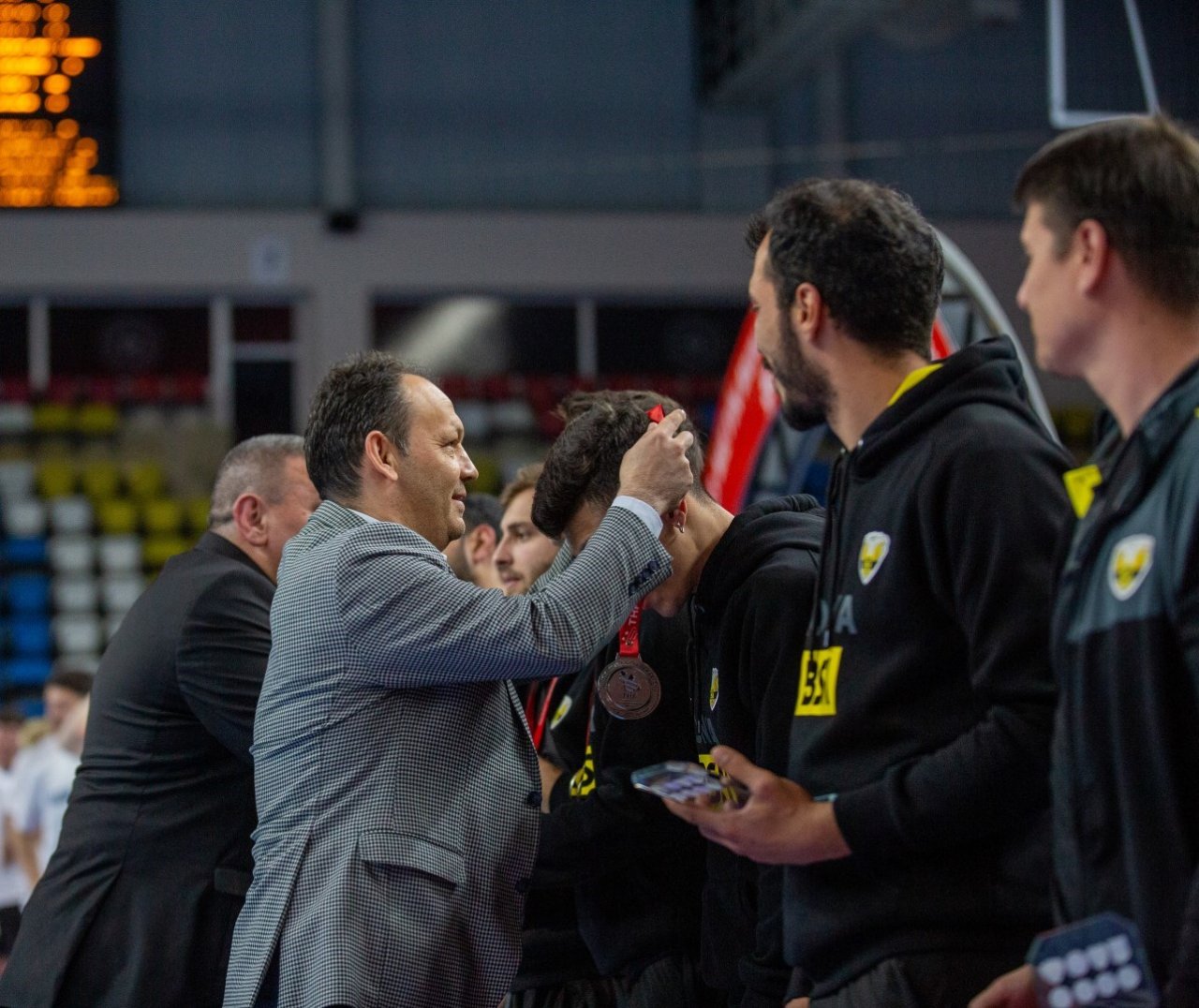 Hentbol Erkekler 1. Ligi’nde Bahçelievler Belediye Spor şampiyon oldu