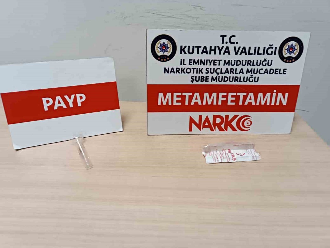 Kütahya’da şüpheli şahsın üzerinde uyuşturucu ele geçirildi