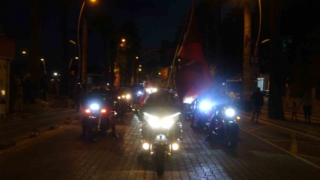 Marmaris’te binlerce kişi 19 Mayıs coşkusuna katıldı