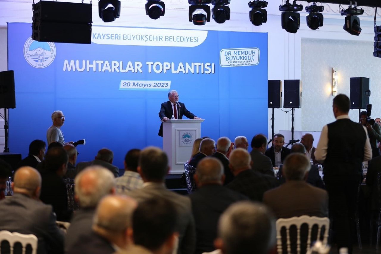 Bakan Akar ve Başkan Büyükkılıç muhtarlarla görüştü