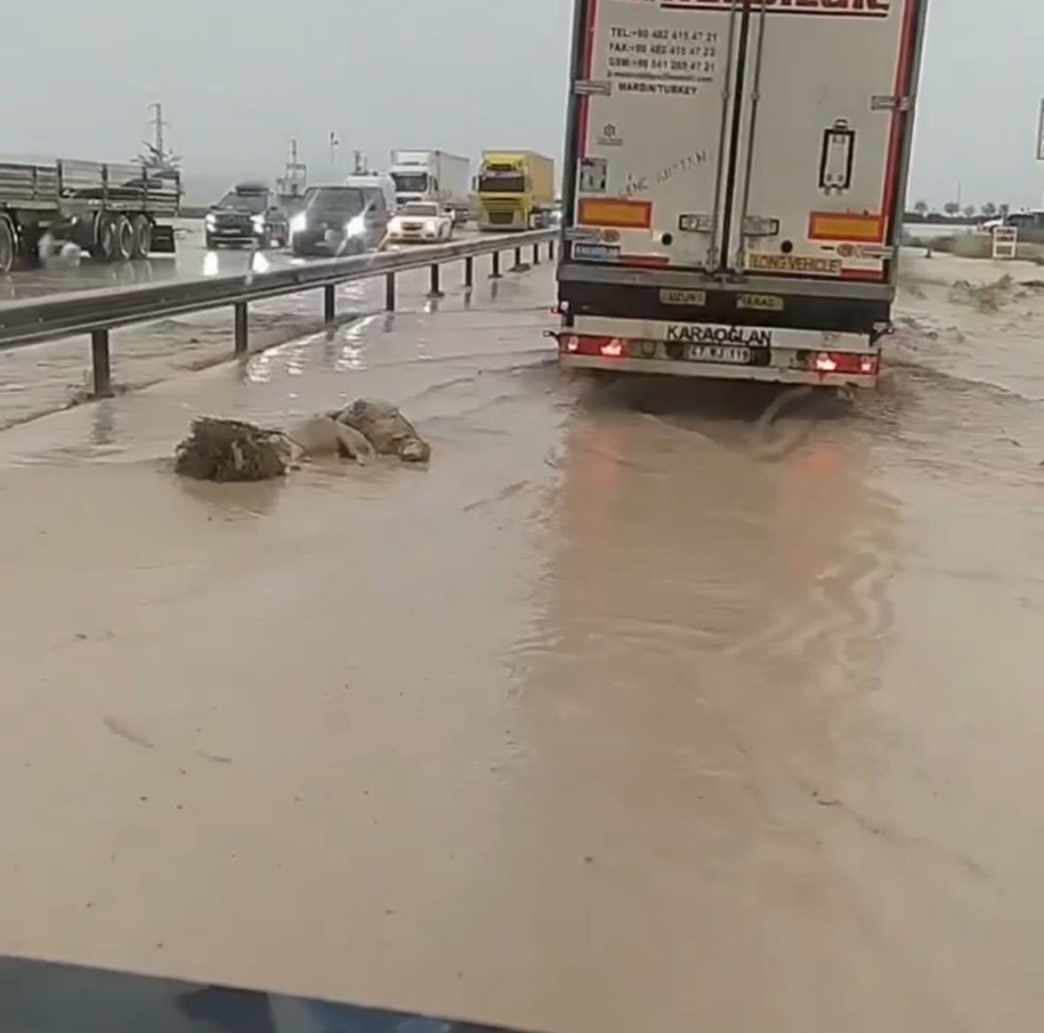 Niğde’de etkili olan dolu tarım arazilerini vurdu