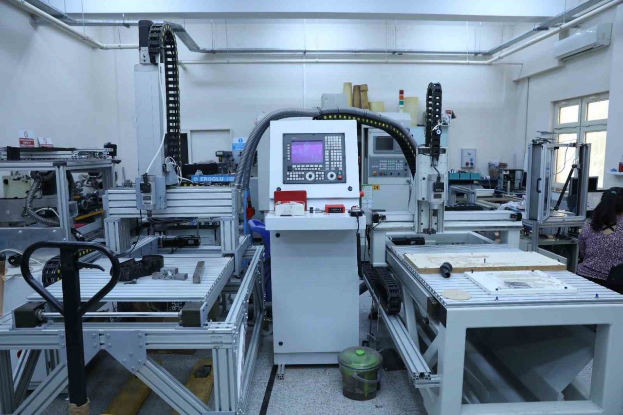 DEÜ laboratuvarlarında dijital dönem