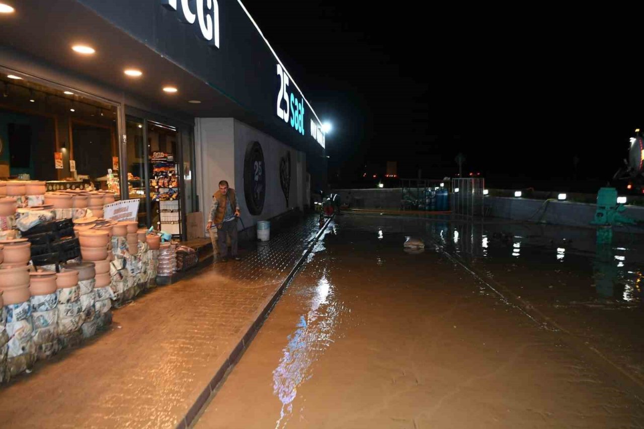 Mamak Belediyesi ekipleri görev başında